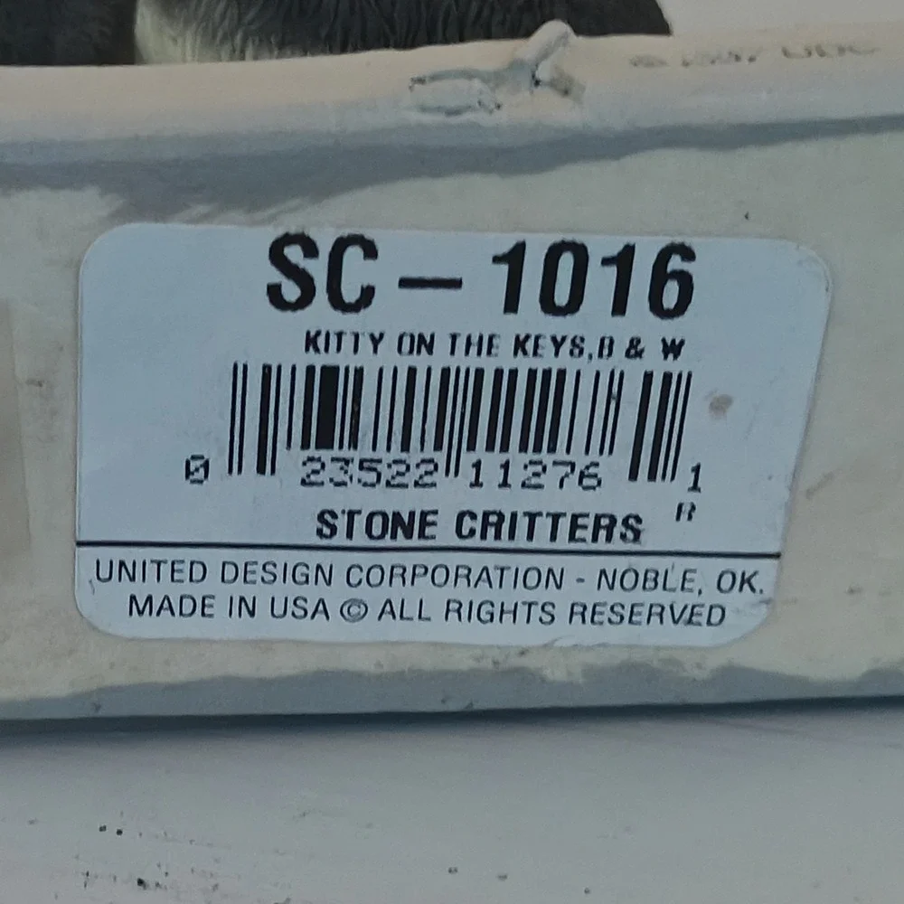 Vintage 1997 Stone Critters Kitty on the Keys Figure Black & White SC-1016